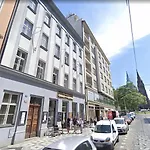 Fantastic Location! Superhost 5 Star