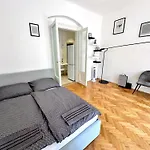 Fantastic Location! Superhost 5 Star