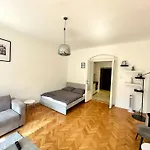 Fantastic Location! Superhost 5 Star